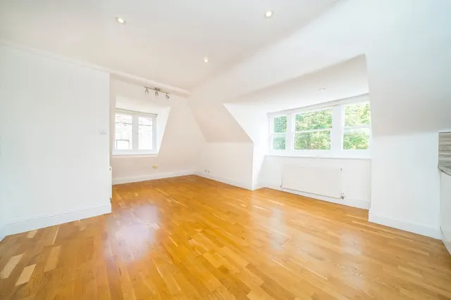 Grange Road, W4, photo 2