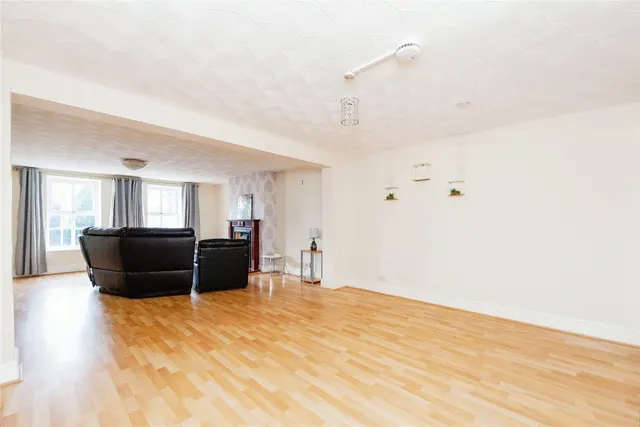 Chester Road, Lavister, LL12, photo 3