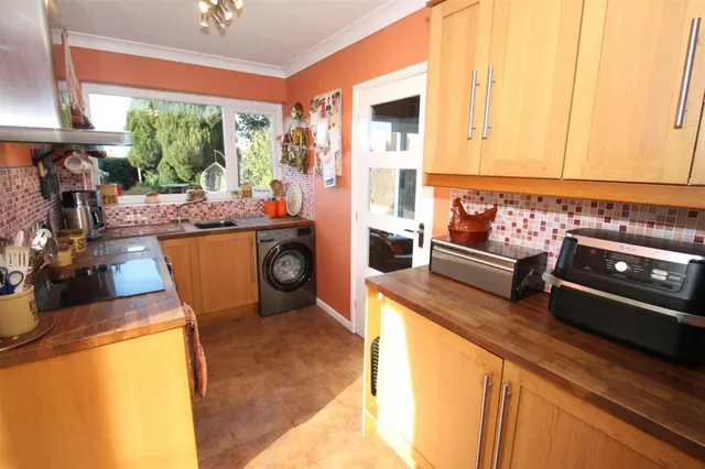 Lyndon Close, Halesowen, photo 3