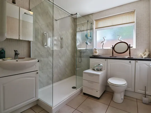 Minehead Avenue, Penarth, CF64, photo 3