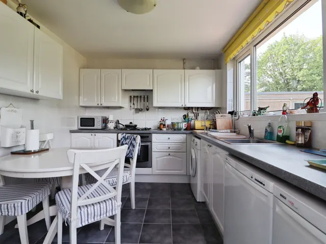 Minehead Avenue, Penarth, CF64, photo 1