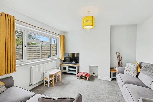 Photo 2 — Wantage Close, Hackleton, Northampton, Northamptonshire, NN7