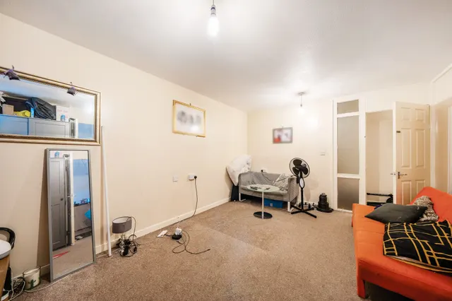 24 Hevelius Close, London, photo 1