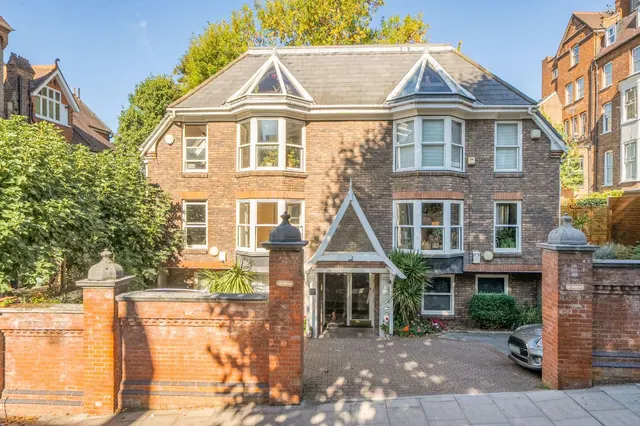 Ellerdale Road, London, NW3, photo 1