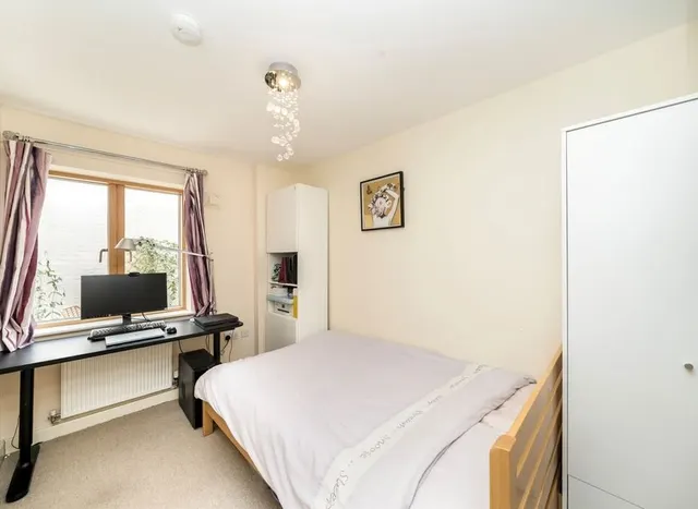 Ladywell Road, Ladywell, SE13, photo 3