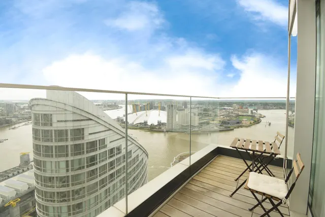 Biscayne Avenue, London, E14, photo 1