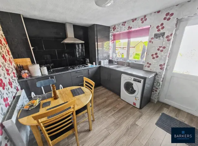 Photo 2 — Laneside Gardens, Morley LS27 9SA