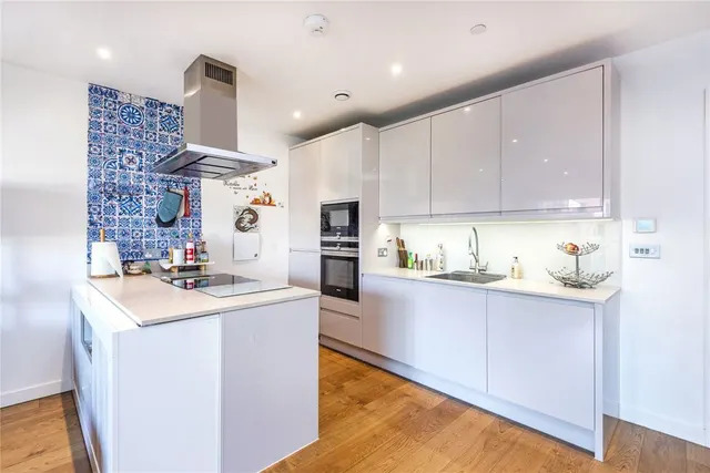 Thonrey Close, Colindale, photo 2