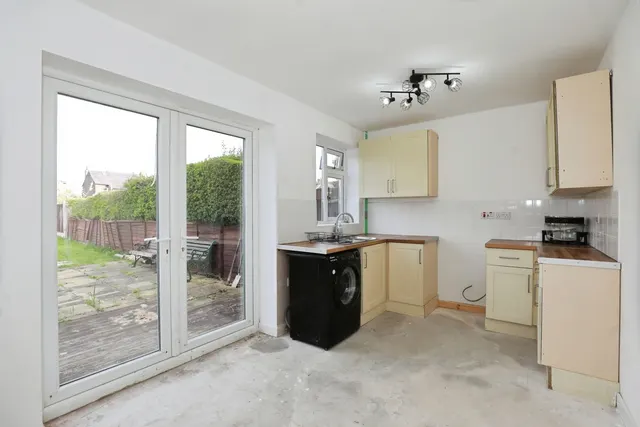 Photo 3 — Nutfield Avenue, Crewe, Cheshire, CW1
