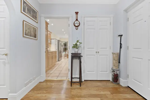 Palmerstone Court, Virginia Water, GU25, photo 2