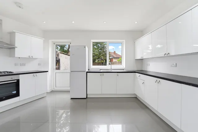 Carlton Avenue West, Wembley, HA0, photo 3