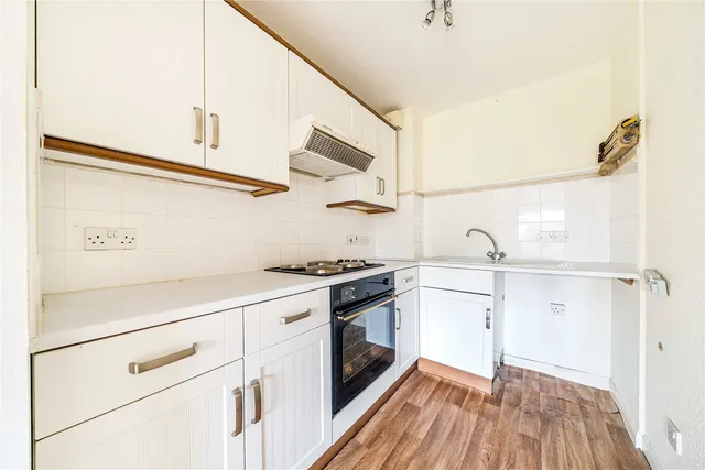 Photo 3 — Homesdale Road, Bromley, BR2