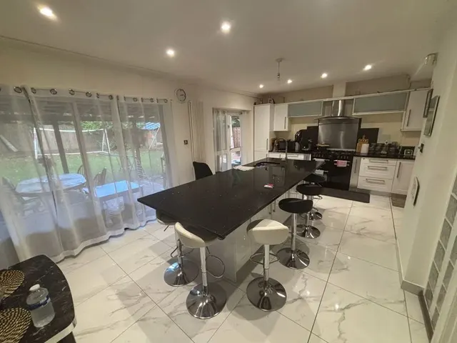 Photo 2 — Kings Drive, Edgware HA8 8EE