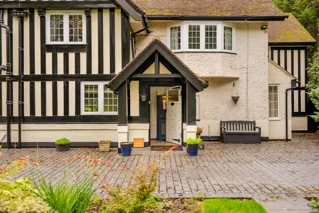 Adlington Road, Wilmslow, photo 3