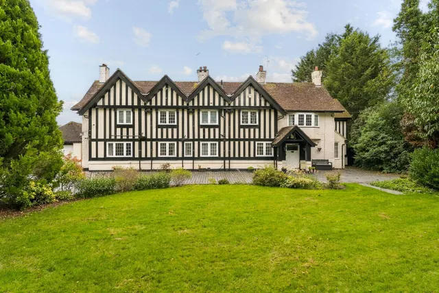 Adlington Road, Wilmslow, photo 1