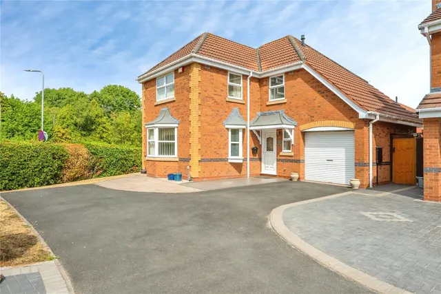 Reedmace, Tamworth, Staffordshire, B77, photo 1