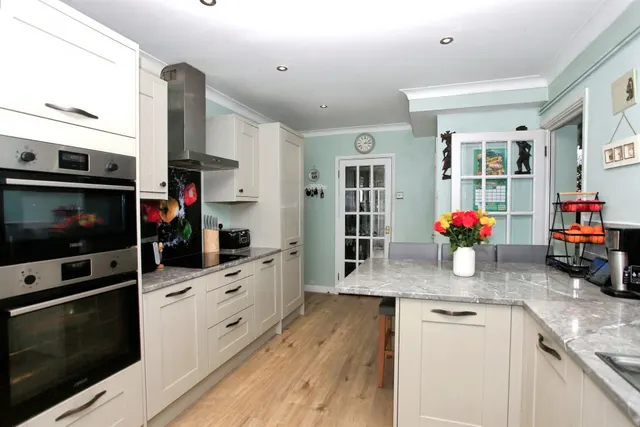 Lewes Gardens, Peterborough, PE4, photo 3