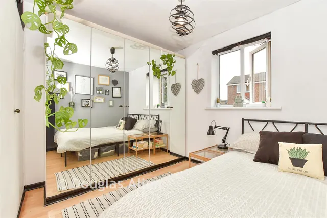 Yunus Khan Close, Walthamstow, E17, photo 2