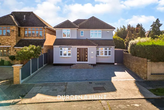 Elmdene Avenue, Hornchurch, RM11, photo 1