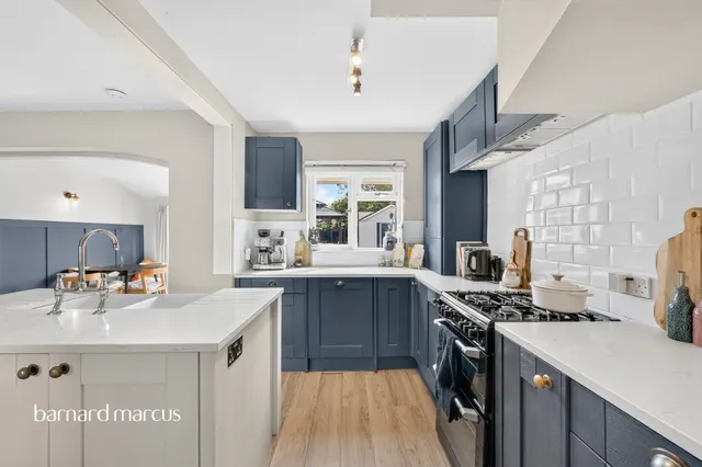 The Greenway, Epsom, KT18, photo 2
