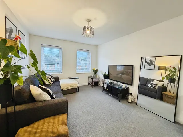 Grosvenor Road, Aldershot, GU11, photo 2