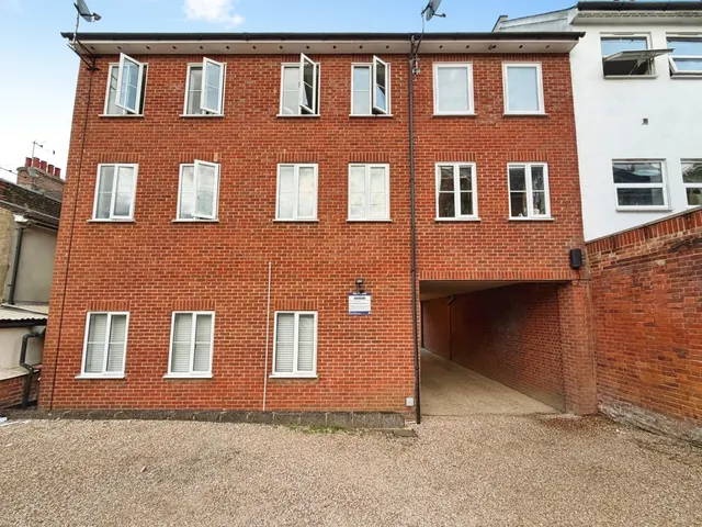 Grosvenor Road, Aldershot, GU11, photo 1