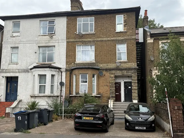 St. James's Road, Croydon, photo 1