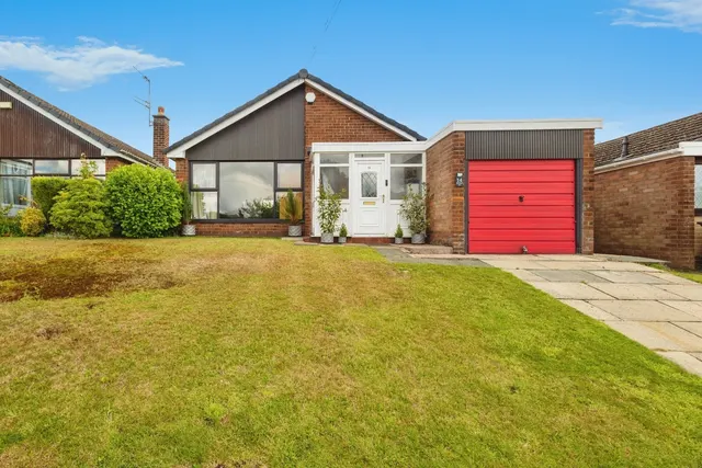 Winchester Avenue, Ashton-under-Lyne, Greater Manchester, OL6, photo 1