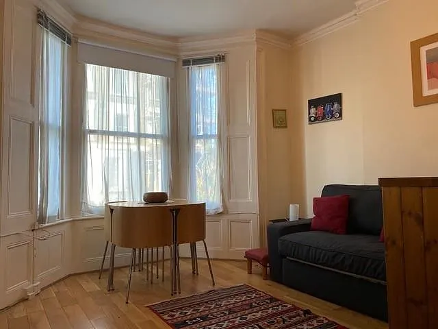 London, Shepherds Bush, W12, photo 1
