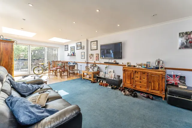 Brookfield Avenue, London, NW7, photo 3