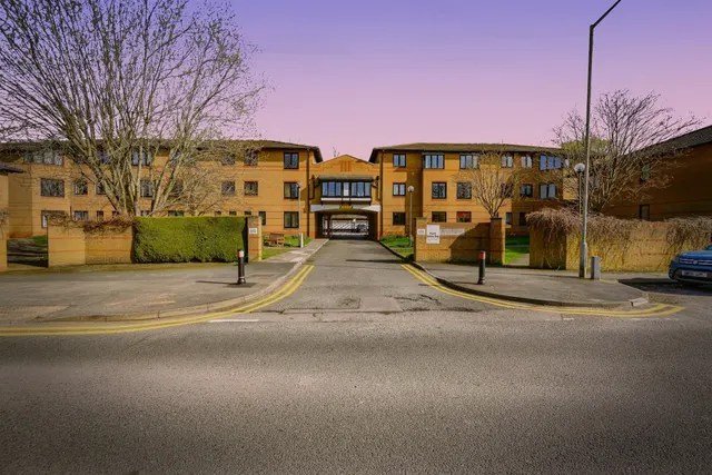 Lake View, Railway Terrace, KINGS LANGLEY, photo 1