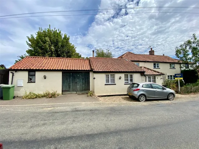 Chequers Lane, Great Ellingham, Attleborough, Norfolk, NR17, photo 1