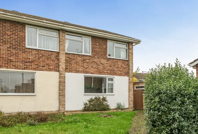 Farmers Close, Witney, OX28 1NW, photo 1