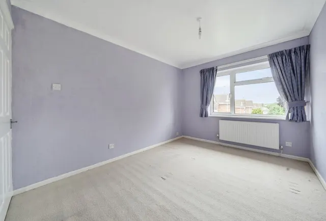 Photo 2 — Farmers Close, Witney, OX28 1NW