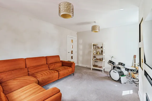 Towner Close, Ashford, TN27, photo 2
