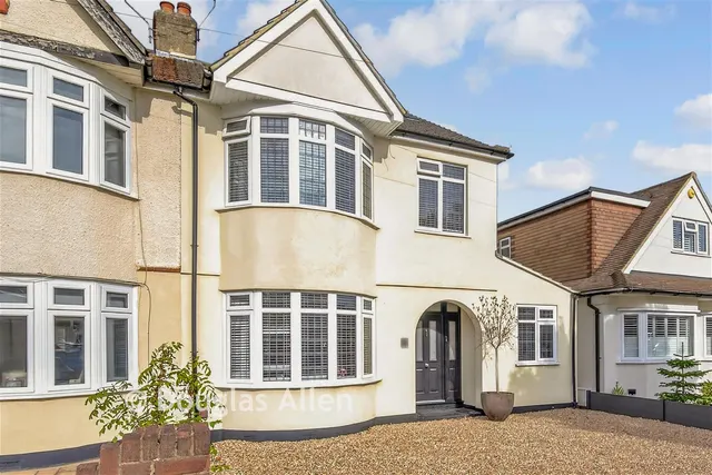Glamis Drive, Hornchurch, RM11, photo 1