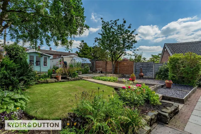 Sunfield Crescent, Royton, OL2, photo 2