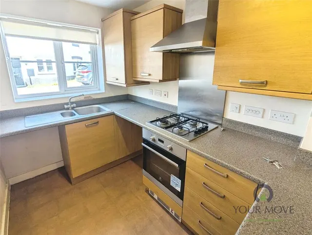 Bingley Crescent, Kirkby-in-Ashfield, NG17, photo 3