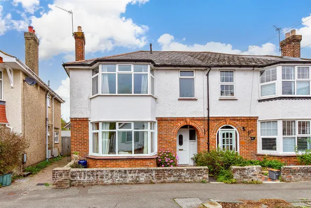 Kings Avenue, Chichester, PO19, photo 1