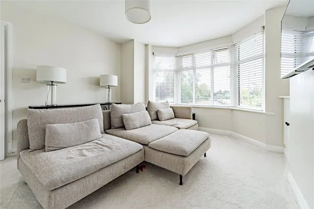 Wyncliffe Gardens, Leeds, LS17, photo 2