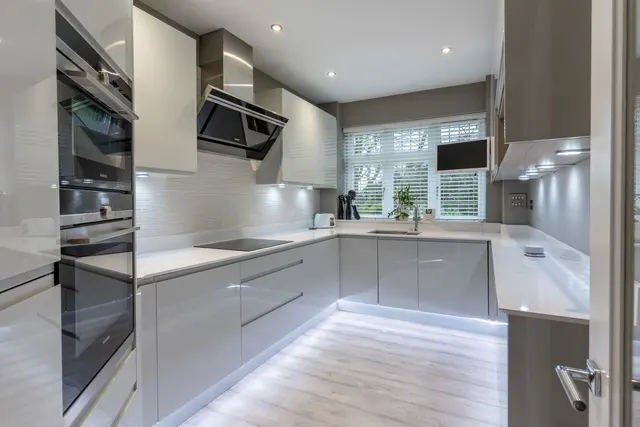 Wood End Drive, Barnt Green, B45, photo 2