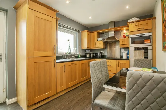 Photo 3 — Taliesin Court, Chandlery Way, Cardiff, CF10