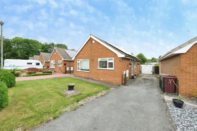 Danbury Close, Grassmoor, S42, photo 1