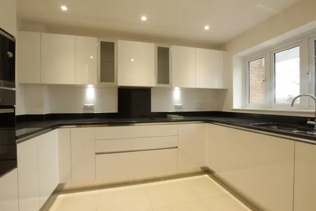 Jacobs Green, Guildford, GU1, photo 2