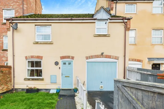 Crowell Mews, Aylesbury, photo 1
