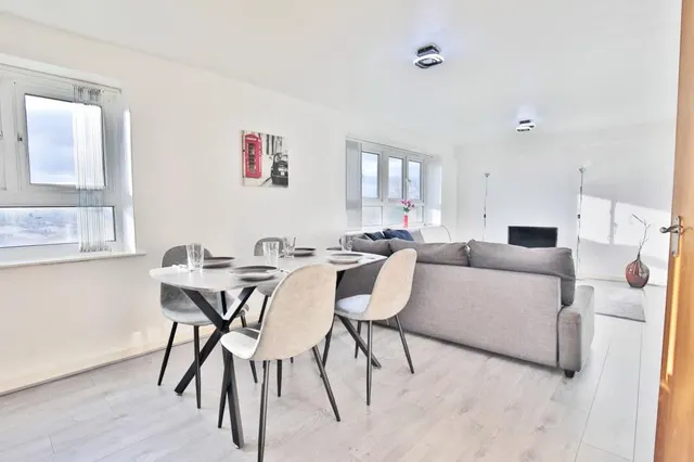 City View Highclere Avenue, Salford, M7, photo 3