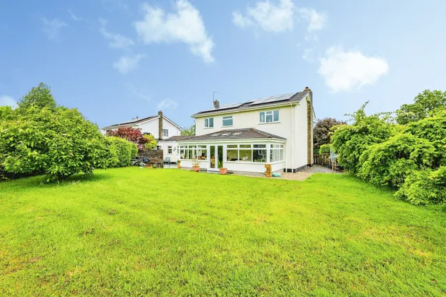 Castle Green Cardiff, CF5, photo 1