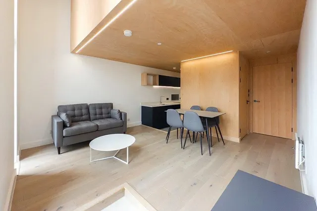 2 bedroom flat, Spinners Way, Manchester, M15
