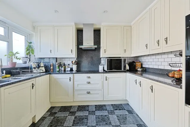Gideon Road, London, SW11, photo 1