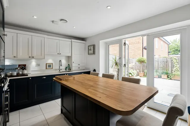 Photo 2 — 48 Chapel Street, Marlow SL7 1DD